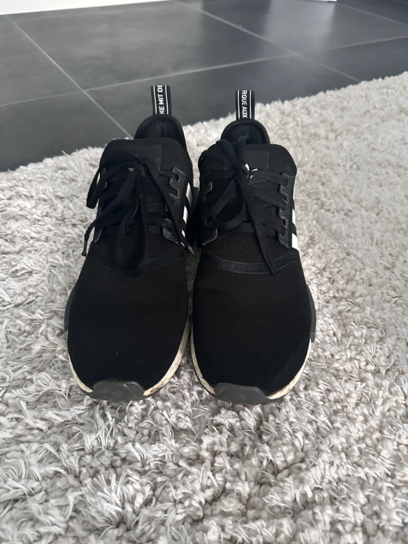 Adidas nmd r1 schwarz 44 best sale