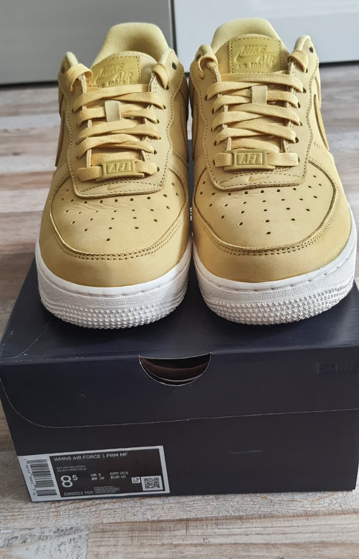 Flinkanzeigen Nike Air Force 1 Gr. 40 5 gelb Damen mit Karton wie neu